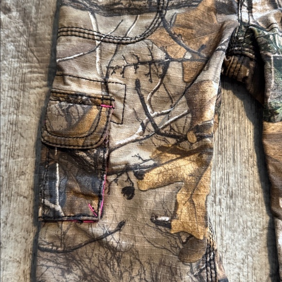 Carhartt Girl Camo Cargo Pants - size 4 - Picture 6 of 8